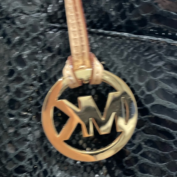 Black Michael Kors bag - Picture 3 of 8